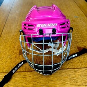 Size youth 6-6 1/2 Bauer hockey helmet